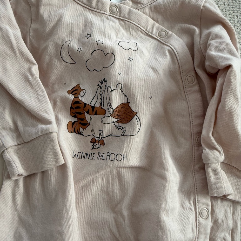 H&M Disney collab- Winnie the Pooh Kids Footies Set - White, Cream, and Pink - Picture 2 of 6